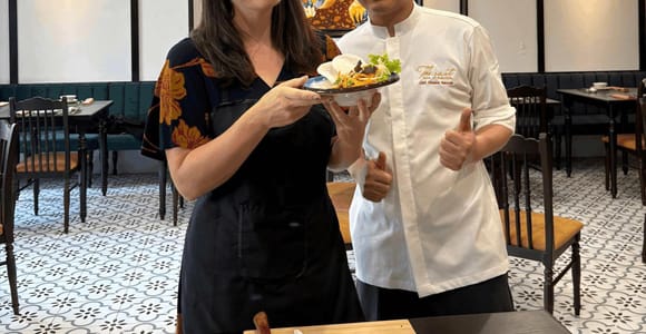 Hanoi: Cooking Class, Cyclo Ride & Evening Jeep Tour