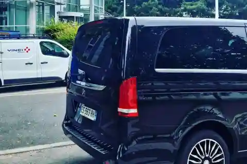 Viaja em privado para Paris e os seus aeroportos a partir do Havre
