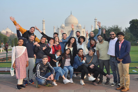 Agra: Best Taj Mahal Guided Tour (All Inclusive)Tour With comfortable transport &amp; Local Guide Only