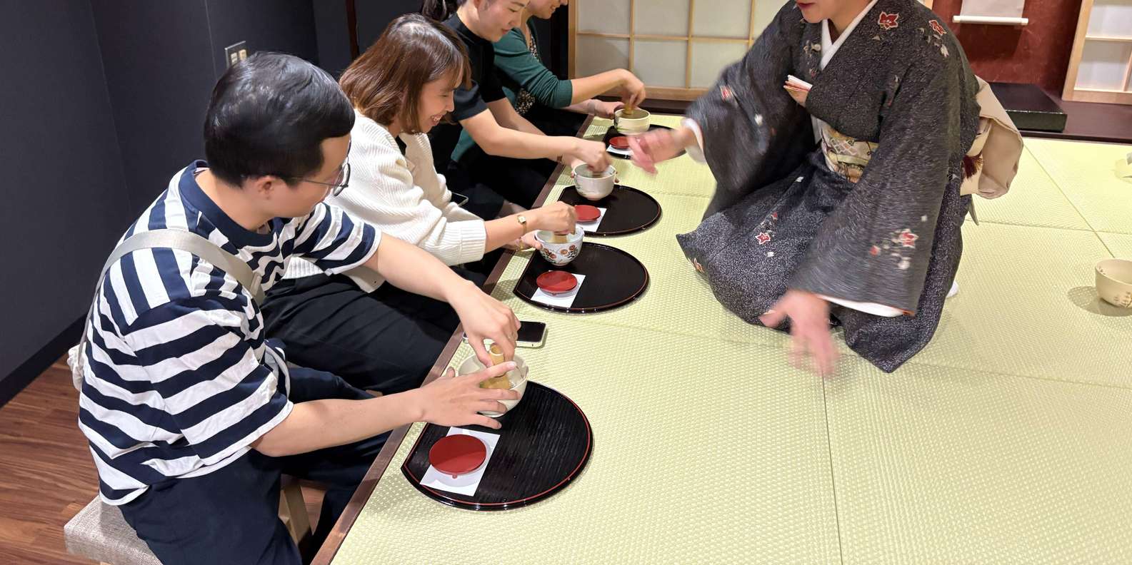 Kyoto: Nishiki Market Walk Tour with Tea Ceremony Experience