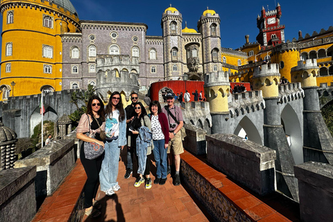 Lissabon: Sintra, Pena, Regaleira und Cascais Geführte TagestourTour - Nur Pena Palace Gardens Ticket