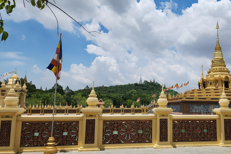 Small Group to Silk Island and Udong Mountain