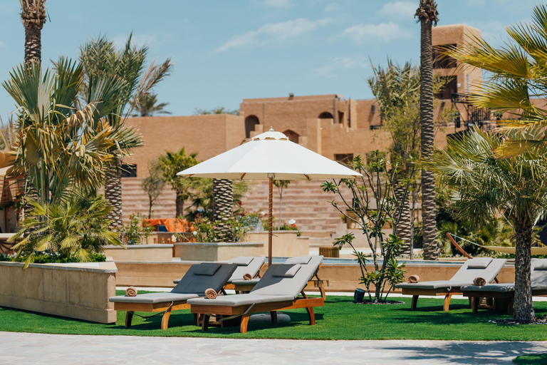 Terra Solis: Odpocznij i zregeneruj siły przy basenie