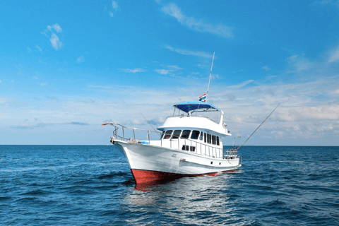 Phuket: Pesca en alta mar en la isla de Racha Crucero en barco