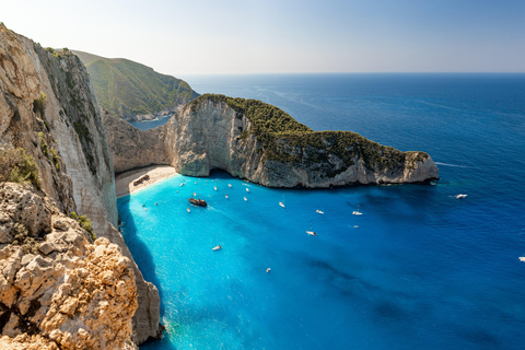 Zakinthos: Privater Bootsverleih zum Schiffswrack und den Blauen Höhlen