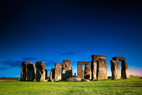 Stonehenge e Bath: tour di 1 giorno da LondraDa Londra: escursione di un giorno a Stonehenge e alle Terme Romane