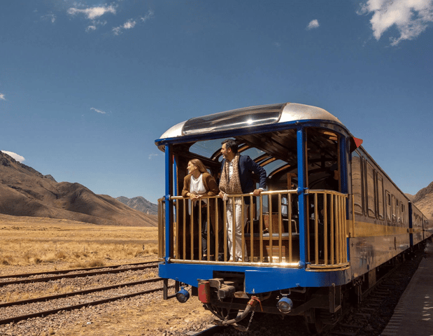 From Puno: Travel to Cusco in Titicaca Train All Inclusive