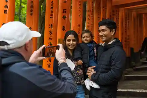 I tesori di Kyoto: Le porte rosse e i luoghi sacri di Fushimi Inani