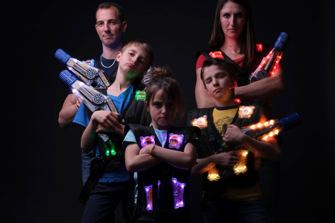 لعبة ليزر تاج بريميوم زون | أولدنبورغمفتوح لمدة ساعتين بسعر ثابت في منطقة مميزة، لعبة ليزر تاج | أول