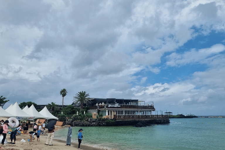 Jeju: UNESCO Sites Tour with Haenyeo Show(Eastern)