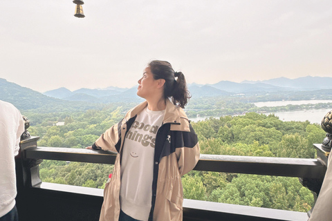 From Hangzhou: 5-Day Tour to Shanghai with Cruise & Lunches