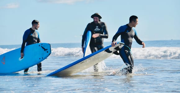 Gran Canaria: Surfing Lesson with Transfers