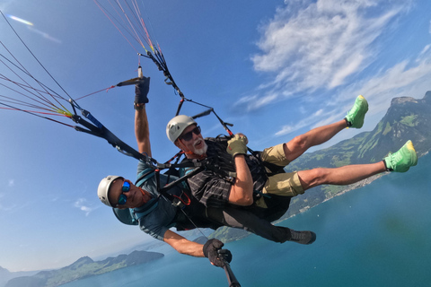 Tandem Paragliding Flight in LUCERNE / Professional – Safe – Executive Lucerne: Paragliding over Lake Lucerne in the Swiss Alps
