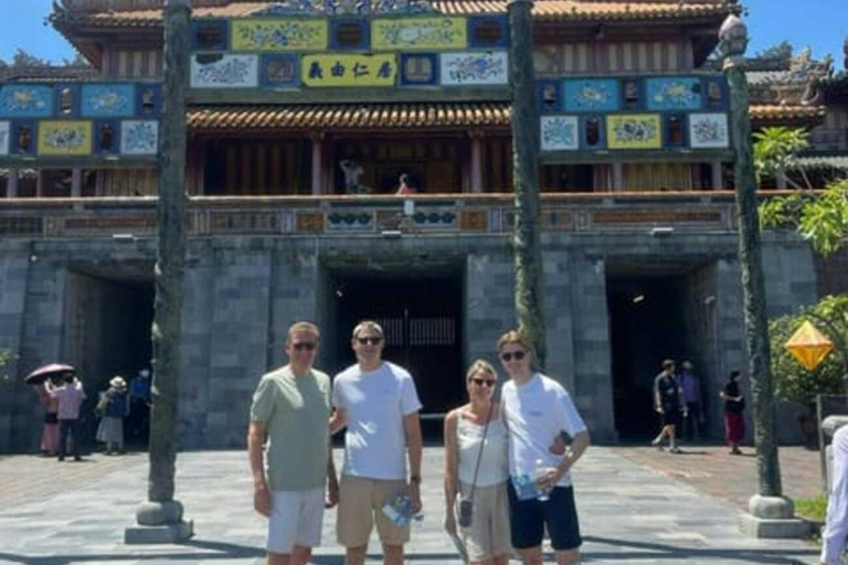 Hue: Chan May hamn till Hue Citadel och Tour StationPrivat tur med lunch