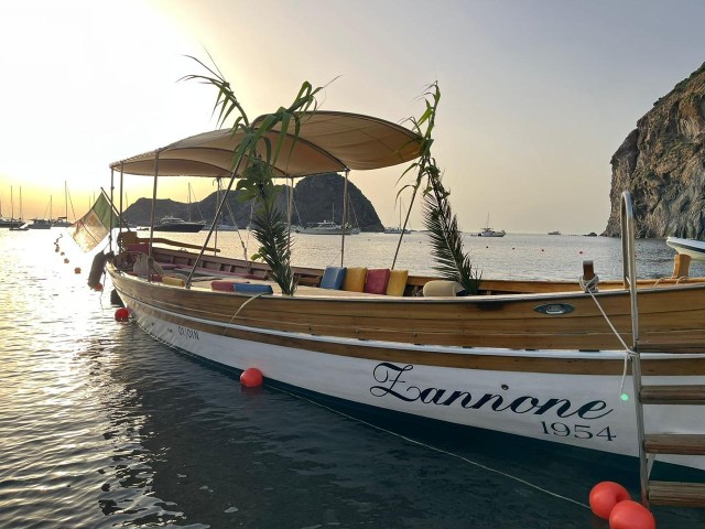 Visit Ponza Boat Excursion on Board "Zannone 1954" in Ponza, Italy