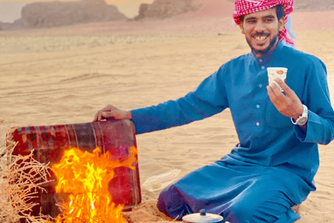 Wadi Rum: Burdah Bergwanderung und -besteigung + traditionelles Mittagessen