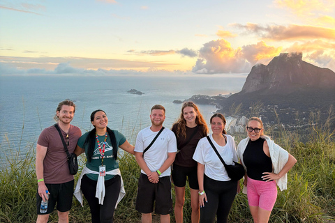Two Brothers Hill (Morro Dois Irmaos) Hike + Snack with Cria Guide Hiking tour on Two Brothers Hill (Morro Dois Irmãos) + breakfast with local guide