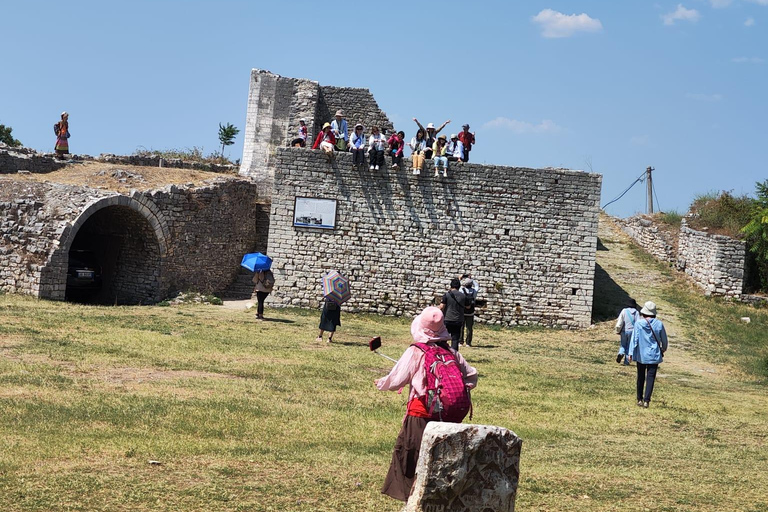 Visite de la ville de Berat - Visite culturelle à pied par 1001 AA