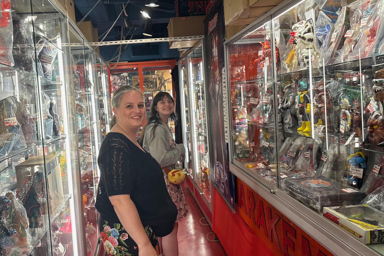 Tokyo: Nakano Broadway Treasure Hunt Walking Tour