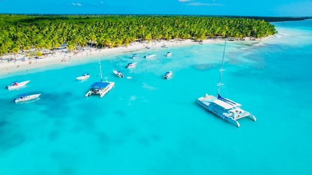 Punta Cana: Saona Island Day with Catamaran, Lunch and Virgin Beaches