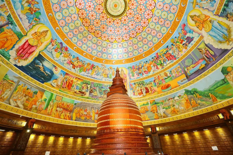 Kandy: City Tour with Temple of the Tooth & Lake Views