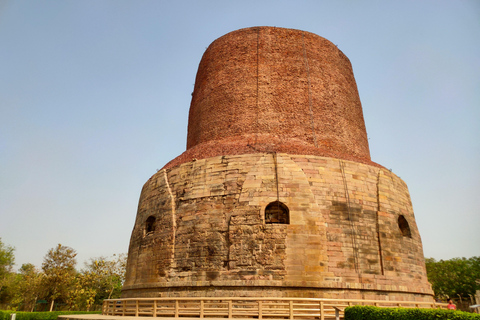 Varanasi: Tour di un giorno con giro in barca ed esplorazione di Sarnath