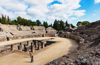 Von Sevilla aus: Italica Roman City & Medieval Monastery Tour