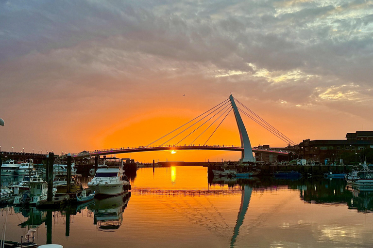 From Taipei: Beitou and Tamsui Private Day Tour 8-Hour Beitou and Tamsui Day Tour