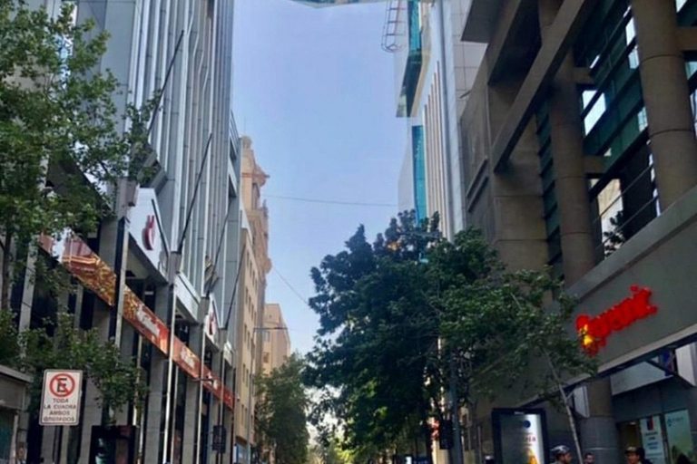 Visite à pied comme un habitant de la ville de SantiagoVisite à pied de la ville de Santiago