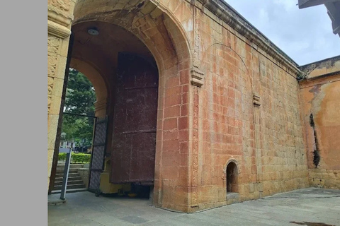 Bengaluru: Fort Guided Tour with Entry Ticket