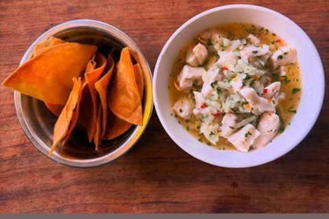 Panama City: Casco Viejo Morning Walk & Tastings