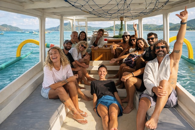 Lombok: Kuta Coastline Boat Half Day Tour with Lunch & Drink