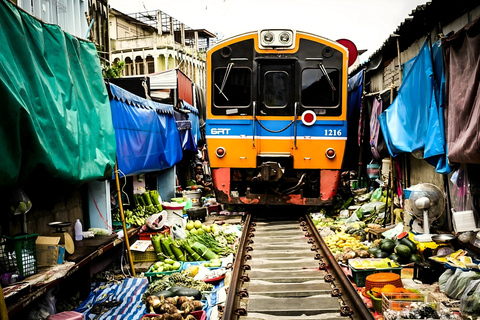 Bangkok:Damnoen Saduak & Maeklong Railway with Bus