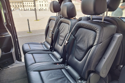 Berlin : Transfert privé en minibus avec chauffeur et guideTransfert privé de 3 heures en minibus avec chauffeur et guide