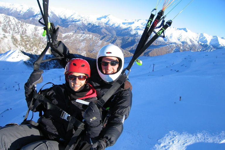 Queenstown: Tandem Paraglide - Winter - Coronet Peak 5400ft