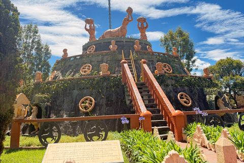 Bogotá: Jaime Duque Park and Aerospace Museum with pick-up service.