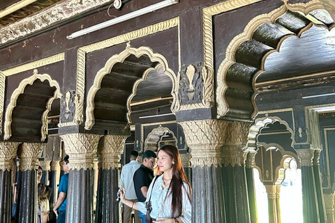Bangalore: Tipu Sultan’s Palace Guided Heritage Tour