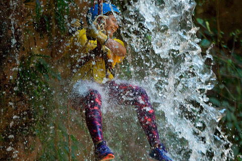 Abseilen vom Talliquihui-Wasserfall - Abstieg ins Abenteuer