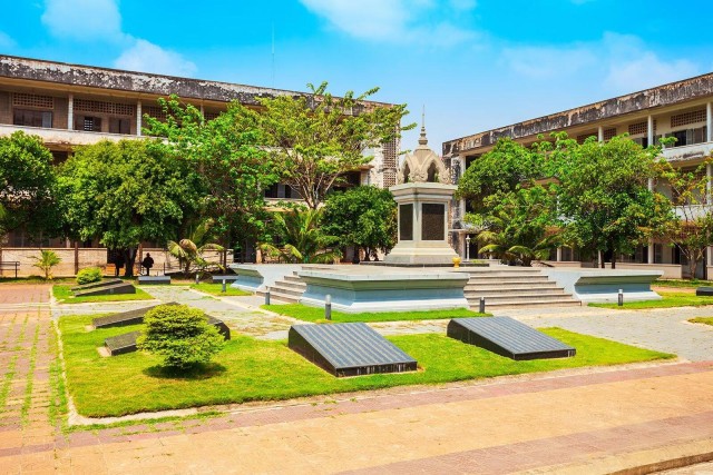 Visit Phnom Penh The Killing Fields & Tuol Sleng Genocide Museum in Phnom Penh