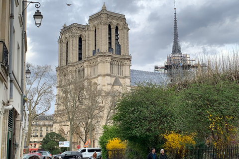Paris : visite de Notre-Dame et promenade dans l'île de la Cité ou le quartier latinVisite de l'intérieur de la cathédrale Notre-Dame et promenade dans l'île de la Cité