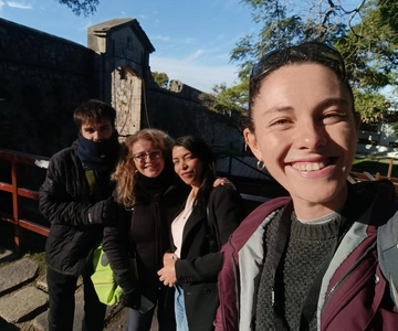 Tour a pie en grupo por Colonia del Sacramento