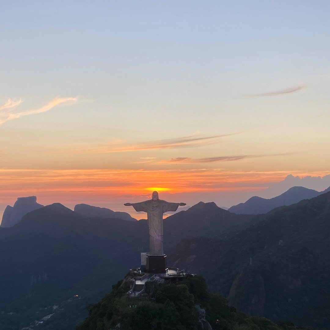 Colagem de mídia