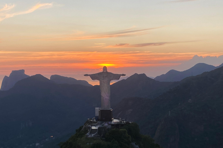 Rio de Janeiro: 25 Min Helicopter Christ the Redeemer