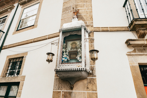 Desde Oporto: tour de día a Braga y Guimarães con almuerzoRecogida y regreso al hotel incluidos.