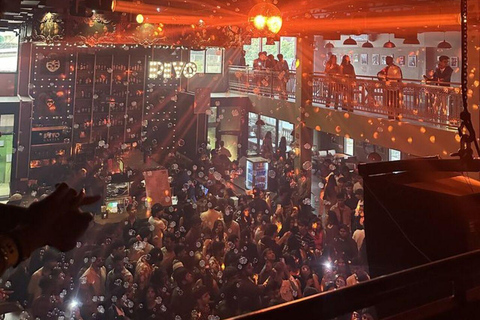 Hong Kong: One Night in Exclusive Rooftops and Secrets Clubs