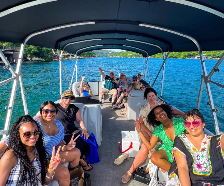 Austin: Lake Austin Guided Boat Tour - Full Sun Shading