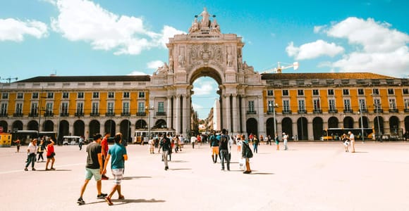 From the Algarve: Lisbon City Tour with Shopping