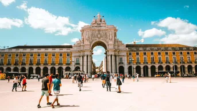 From Algarve: Lisbon City Tour with Shopping