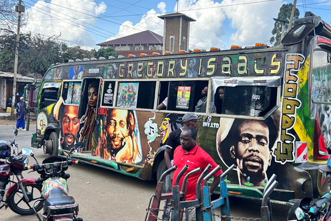 Nairobi: Nightlife Tour with Dinner and Drinks