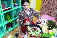 Seul: aula de culinária coreana em uma excursão local pelo mercado e casa